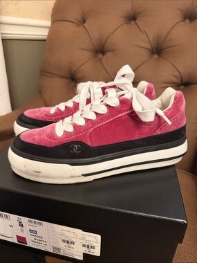 CHANEL Pink and Black Suede Low-Top Sneakers